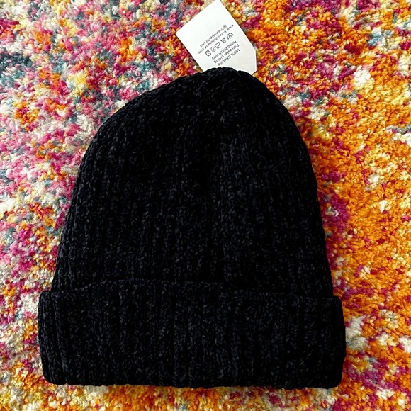 THE WINTER BRAND || Dark Chenille Lined Beanie ✨NWT✨ - Picture 4 of 6
